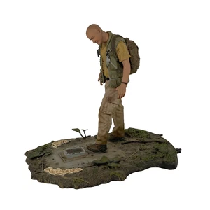 Lost Serie 1 John Locke At The Hatch Figur und Basis McFarlane Toys LESEN - Bild 1 von 12