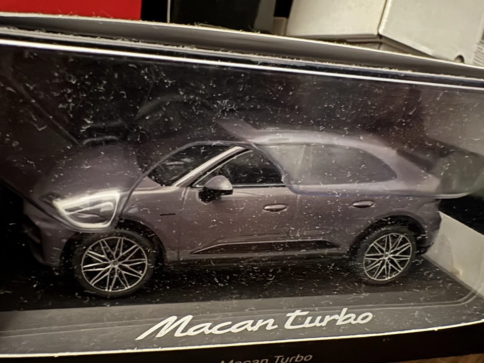 1/43 Solido Porsche Macan Turbo 2024 2025 edición concesionario  Foto 1 de 1