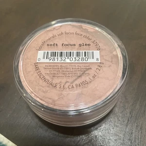LARGE Size bareMinerals Soft Focus GLEE Face Color .1 oz / 2.8 g Sealed 37976 - Picture 1 of 2