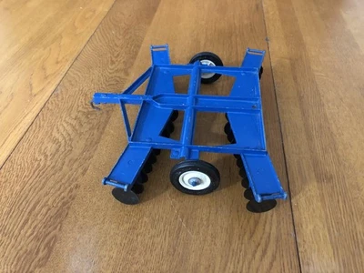 VINTAGE ERTL BLUE FORD DISC PLOW 1/16 SCALE USA MADE - Image 1 of 4