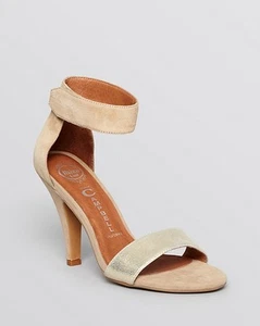 Zapatos de salón Jeffrey Campbell talla 9 con correa para el tobillo dorados de gamuza nude nuevos sin caja - Imagen 1 de 10