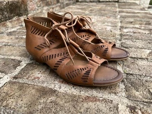 Comfortiva Riley Gladiator Sandals Shoes Women's Size 9.5M Brown Zip Back - Picture 1 of 11