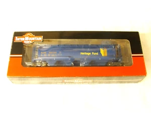 Cylindrical Hopper Grain Car, Alberta #ALNX 396300, (InterMountain ALNX-04, HO) - Picture 1 of 9