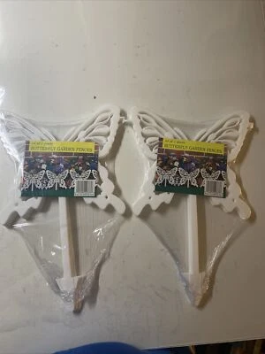 6 plastic butterflies Decorative Garden Edging and Landscaping Fence 2 Sets of 3 - Image 1 of 4