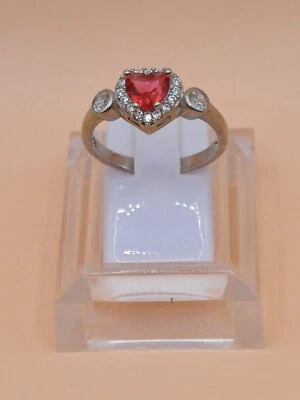 Anello in zirconi cubici con cuore rosso in argento 925 - Immagine 1 di 2