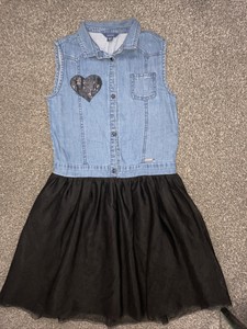 Vestidos de Guess: Ahora desde 29,00 €+ | Stylight