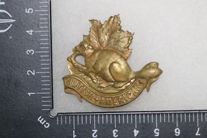 BRITISH ARMY CAP BADGE BRITISH AMERICAN KING'S COLONIALS ALL BRASS METAL - Picture 1 of 2