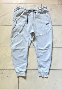 Nike Tech Sweatpants Jogger Extra Large 34 Blue Men Regular Fit Polyester Cotton - Picture 1 of 16