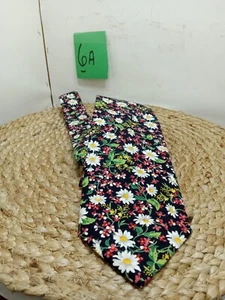 Cuello de flores de primavera paño corbata fondo negro margarita súper lindo - Imagen 1 de 6
