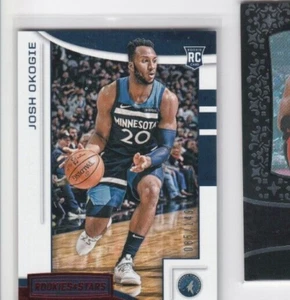 JOSH OKOGIE 18-19 CRONACHE ROOKIES & STARS ROSSO PARALLELO ROOKIE-SERIE #'D /149 - Foto 1 di 23