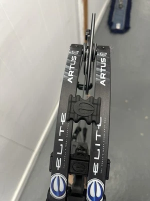 Arco compuesto elevador Elite Altus 70# diestro Foto 1 de 4