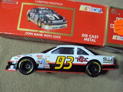 CAMPEONES DE CARRERAS 1993 ROCKINGHAM 1/24 BANCO DE MONEDAS FUNDIDAS A PRESIÓN CON LLAVE 1 de 2500 Foto 1 de 4