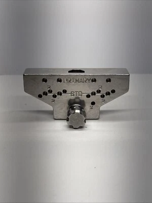 Instrumento ortopédico de rodilla Stryker Howmedica monograma femoral distal 6633-8-020 Foto 1 de 4