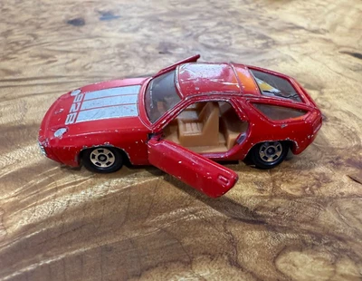 Tomy Tomica 1978 rojo Porsche 928 F53 Foto 1 de 4