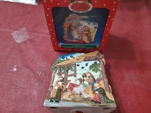 River Grove Pottery Works Porzellan Krippe Teelichthalter Maria Josef Jesus - Bild 1 von 3