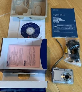 Sony Cyber-shot DSC-S650 7.2MP Digital Camera Original Box Disc Parts or Repair - Picture 1 of 8