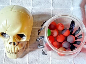 old halloween decorations - Picture 1 of 6