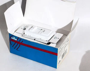 Leviton Slide Fan Speed Control Switch IPF01-LAW White - Picture 1 of 3