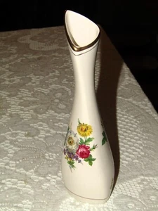 Vintage Gouda Holland Flora Keramiek Carla 1046 Ceramic China Vase 21cm tall - Picture 1 of 8