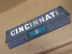 De Colección CINCINCINNATI Nº 9 Máquina Etiqueta Placa Placa Letrero Aluminio Fundido 23 x 7" Prensa - Imagen 1 de 10