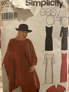 Abito semi aderente e avvolgente modello Simplicity 9324 taglia HH 6 8 10 12 Misses - Foto 1 di 4