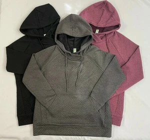 WOMEN'S LIGHTWEIGHT QUILTED PATTERN LONG SLEEVE POUCH DRAWSTRING PULLOVER HOODIE - Picture 1 of 8