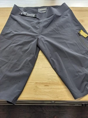 Specialized Trail Air Shorts Black 32 - Image 1 of 4