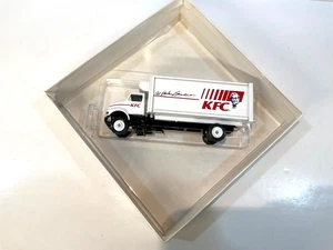 Camión recto KFC Kentucky Fried Chicken modelo 1995 Winross escala 1/64 - Imagen 1 de 5