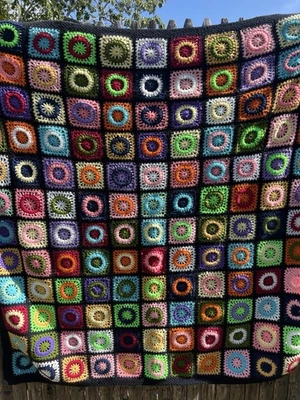 Manta afgana cuadrada abuela hecha a mano de colección ganchillo 60” x 57” multicolor Foto 1 de 4