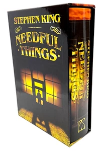 F/F - NEEDFUL THINGS - Stephen King PS Signed Limited Numbered Edition Hardcover - Foto 1 di 6