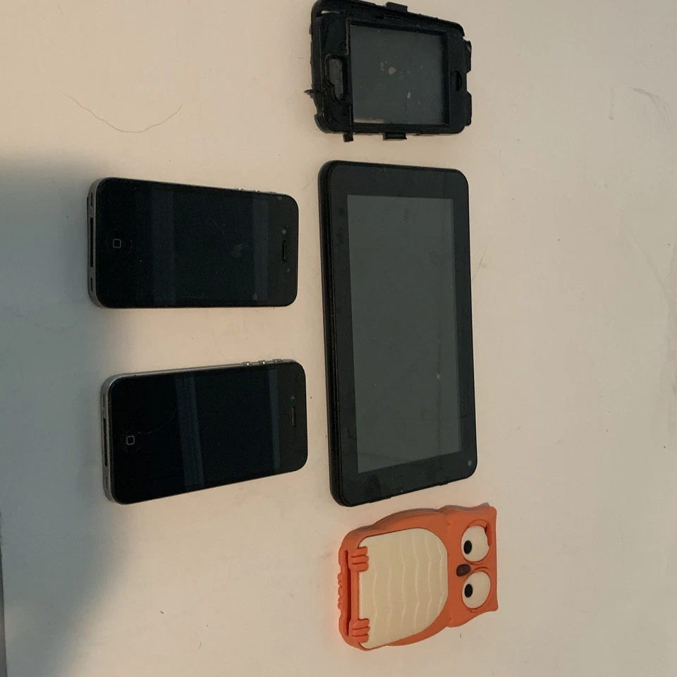 Lote de 2 iPhones 4s y Tablet RCA Foto 1 de 4