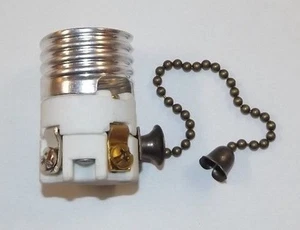 PORCELAIN PULL CHAIN LAMP SOCKET INTERIOR WITH ANTIQUE BRASS CHAIN NEW 48210AJB - Picture 1 of 4