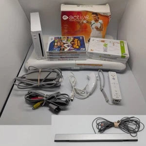 RIESIGES Nintendo Wii Konsole Bundle - Wiimote Nunchuck Wii Fit Board 8 Spiele SIEHE DES - Bild 1 von 24
