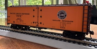 Intermountain HO Kit 40509-32 Steel Ice Bunker PFE Overland Herald Assembled NY - Image 1 of 4