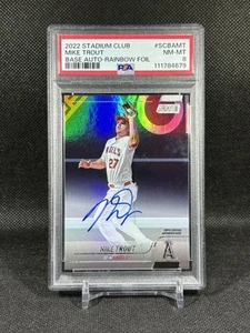 Stadium Club Mike Trout 2022 con tarjeta automática/10 Rainbow Foil PSA 8 - Imagen 1 de 2