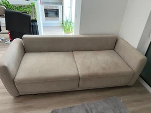 Großes Sofa zum aus und ein klappen. Sehr praktisch und bequem. 😊 - Bild 1 von 4