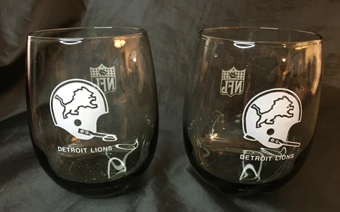 NFL Detroit Lions Smoke Gray 16 oz. Glass 4.25” Tall Vintage 1970's Shell Promo Cover