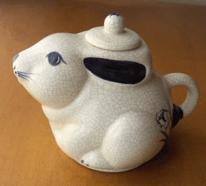 Potting Shed Dedham Rabbit figural bunny shaped teapot~Massachusetts~Pristine-NR - Picture 1 of 5