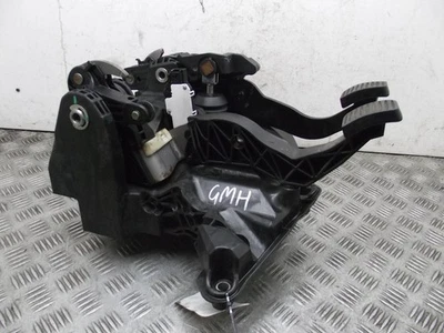 Fiat 500L Brake & Clutch Pedal Box 2583302003 Mk1 1.3 Diesel 2012-2021N - Image 1 of 4