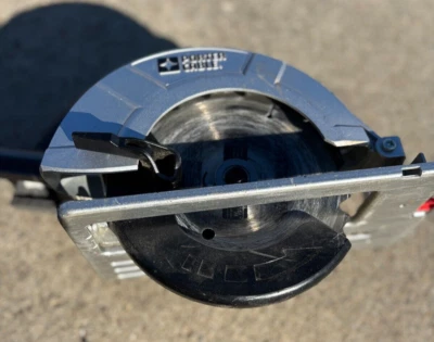 Sierra circular inalámbrica Porter Cable PCL186CS 6-1/2" 18v SOLO HERRAMIENTA Foto 1 de 3