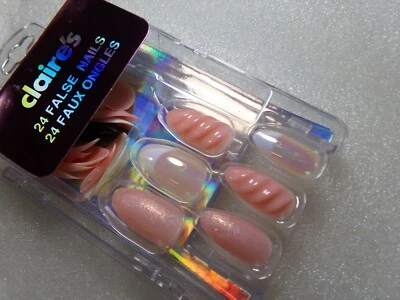 Claire's Icing Nails Pink Unicorn Power PEGAMENTO ON Stiletto mediano Foto 1 de 3