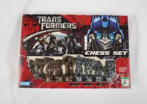2007 Hasbro Transformers Chess Set ~ Box and Instructions Included - Picture 1 of 18