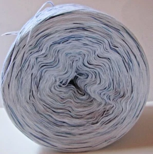Lace Bobbel Weiss mit Regenbogengarn Blau ( Grundpreis  1 kg g 70 Euro ) - Bild 1 von 2