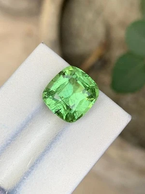 Peridoto de rutilo natural de 8,95 quilates de Pakistán | Piedras preciosas sueltas Foto 1 de 4