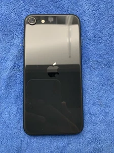 iPhone SE 2020 - 64 Go - avec garantie - débloqué - Photo 1 sur 11