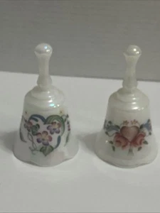 VTG Fenton Bell, Hand Painted & Signed, White Pearl Iridescent Lot of 2 Flowers - Picture 1 of 13