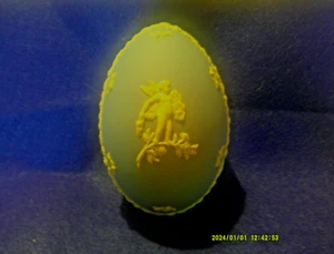 Scatola portauovo vintage Wedgwood diaspro blu Wedgwood "Cupido su ramo di rosa" - Foto 1 di 3