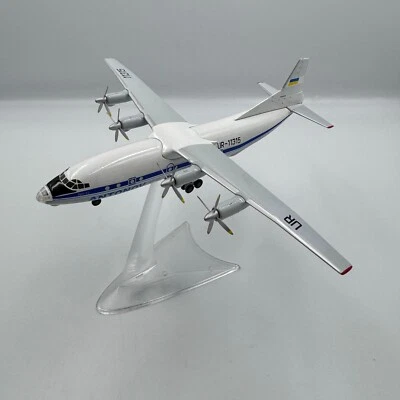 Antonov 12 An-12 ADB Antonov Reg: UR-11315 scale 1/200 plastic - Image 1 of 4