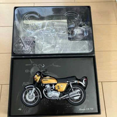 Mini Champs HONDA CB750 Candy Gold 1/12 Scale Classic Bike Series No. 17 Used - Image 1 of 4