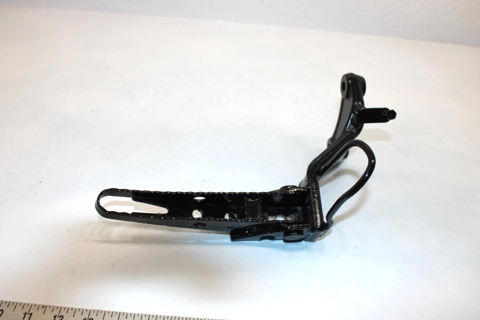 92 Suzuki Quadrunner 230 Lt230e  Oem Right Footrest 43510-35B03 AS2  - Image 1 of 4
